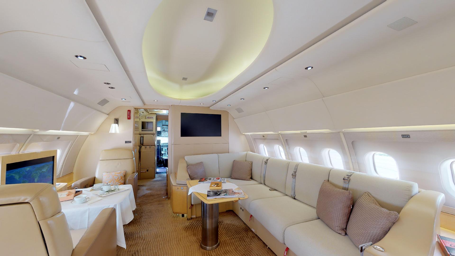 Comlux ACJ319 T7-ACJ Living room 2.jpg