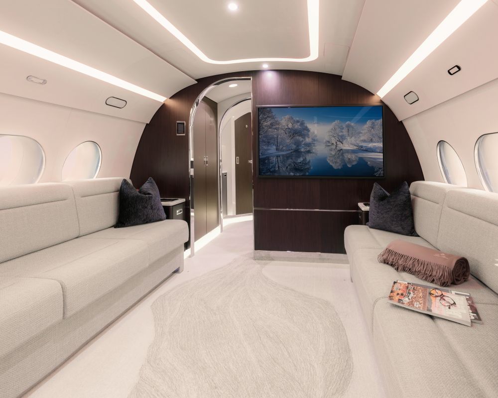 AJC 220-057-comlux-9h-220-CJ-.jpg