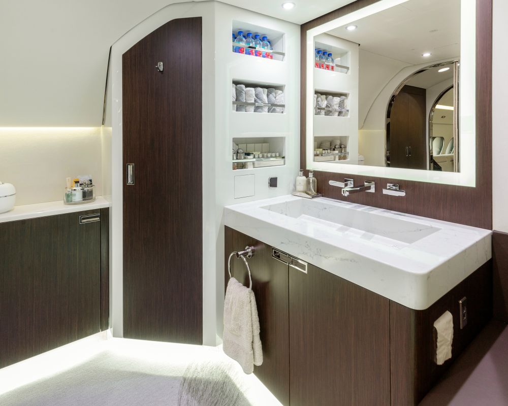 AJC 220-077-comlux-9h-220-CJ-.jpg