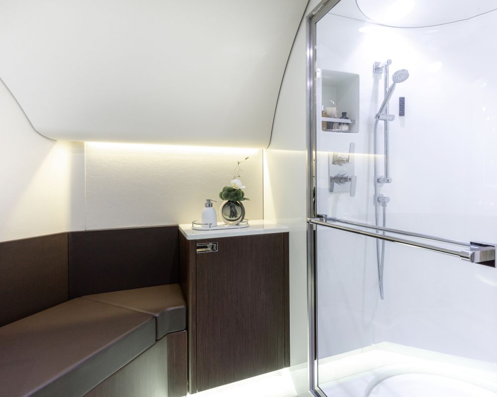 AJC 220-079-comlux-9h-220-CJ-.jpg