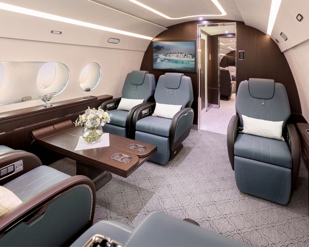 AJC 220-007-comlux-9h-220-CJ-.jpg